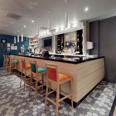 Holiday Inn Runcorn M56 Junction 12 By Ihg Екстериор снимка