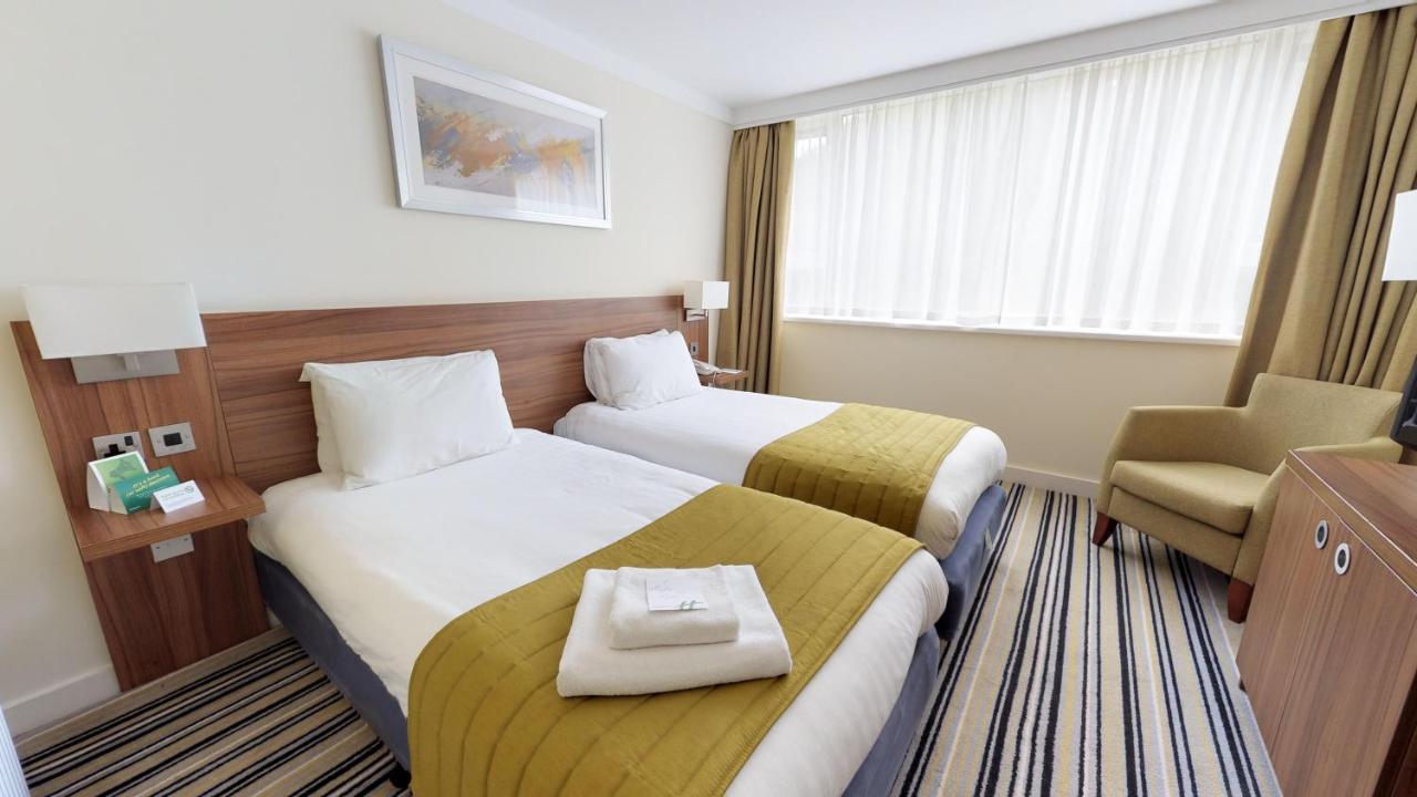 Holiday Inn Runcorn M56 Junction 12 By Ihg Екстериор снимка