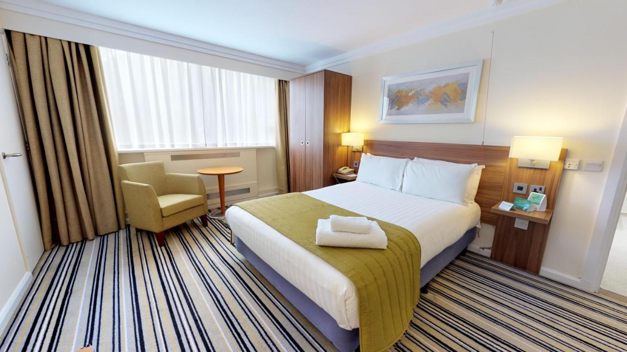 Holiday Inn Runcorn M56 Junction 12 By Ihg Екстериор снимка
