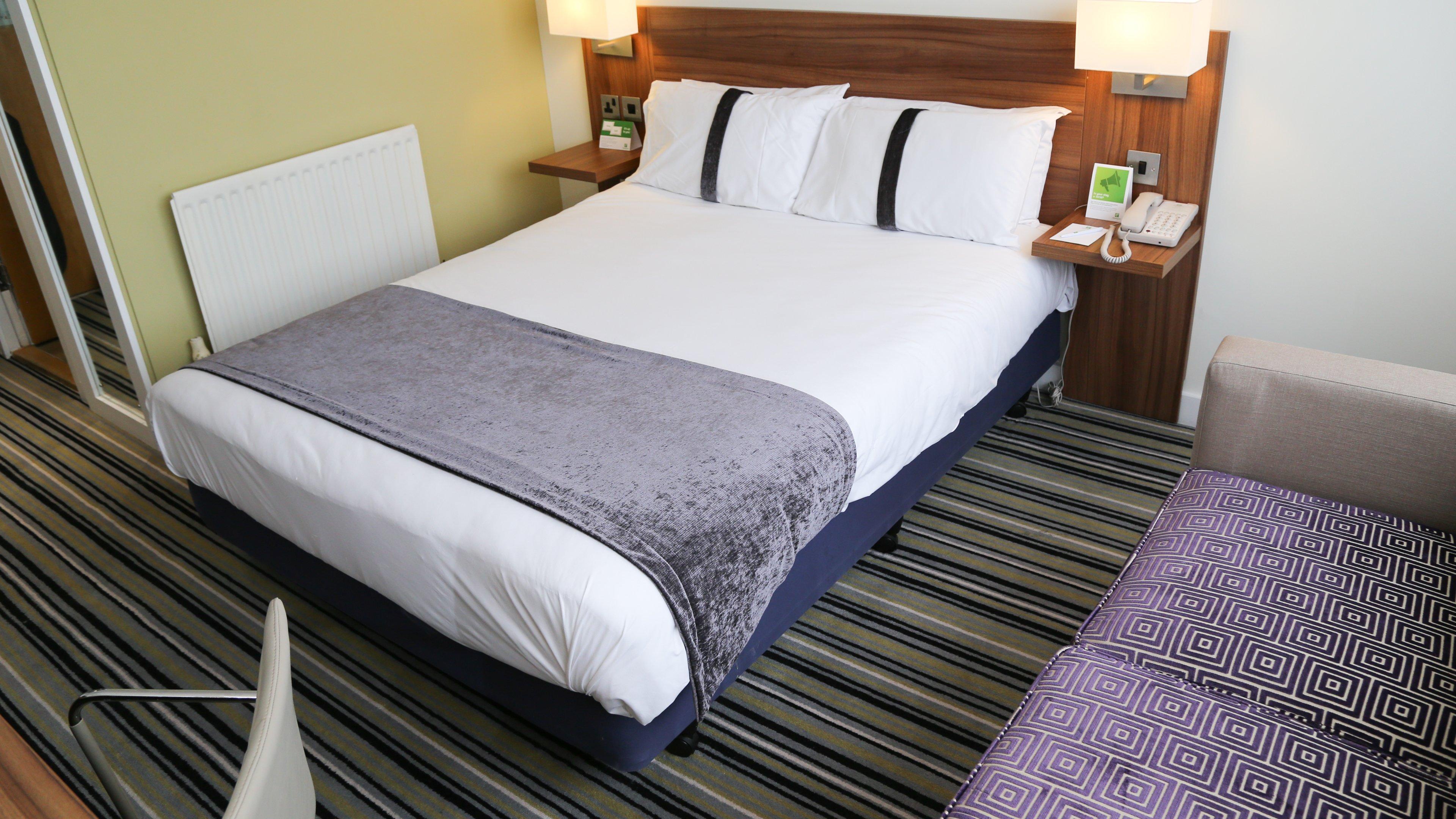 Holiday Inn Runcorn M56 Junction 12 By Ihg Екстериор снимка