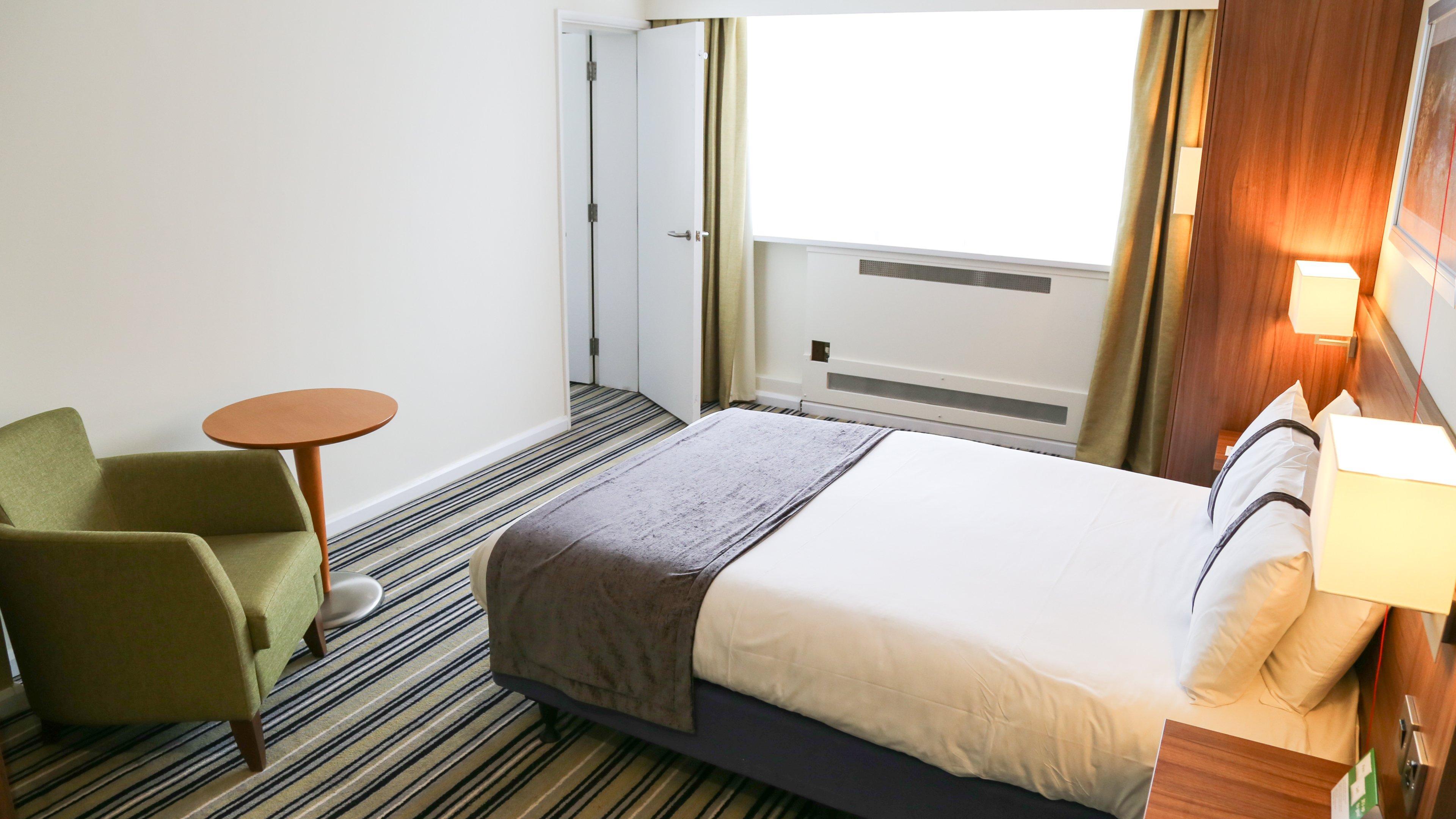 Holiday Inn Runcorn M56 Junction 12 By Ihg Екстериор снимка