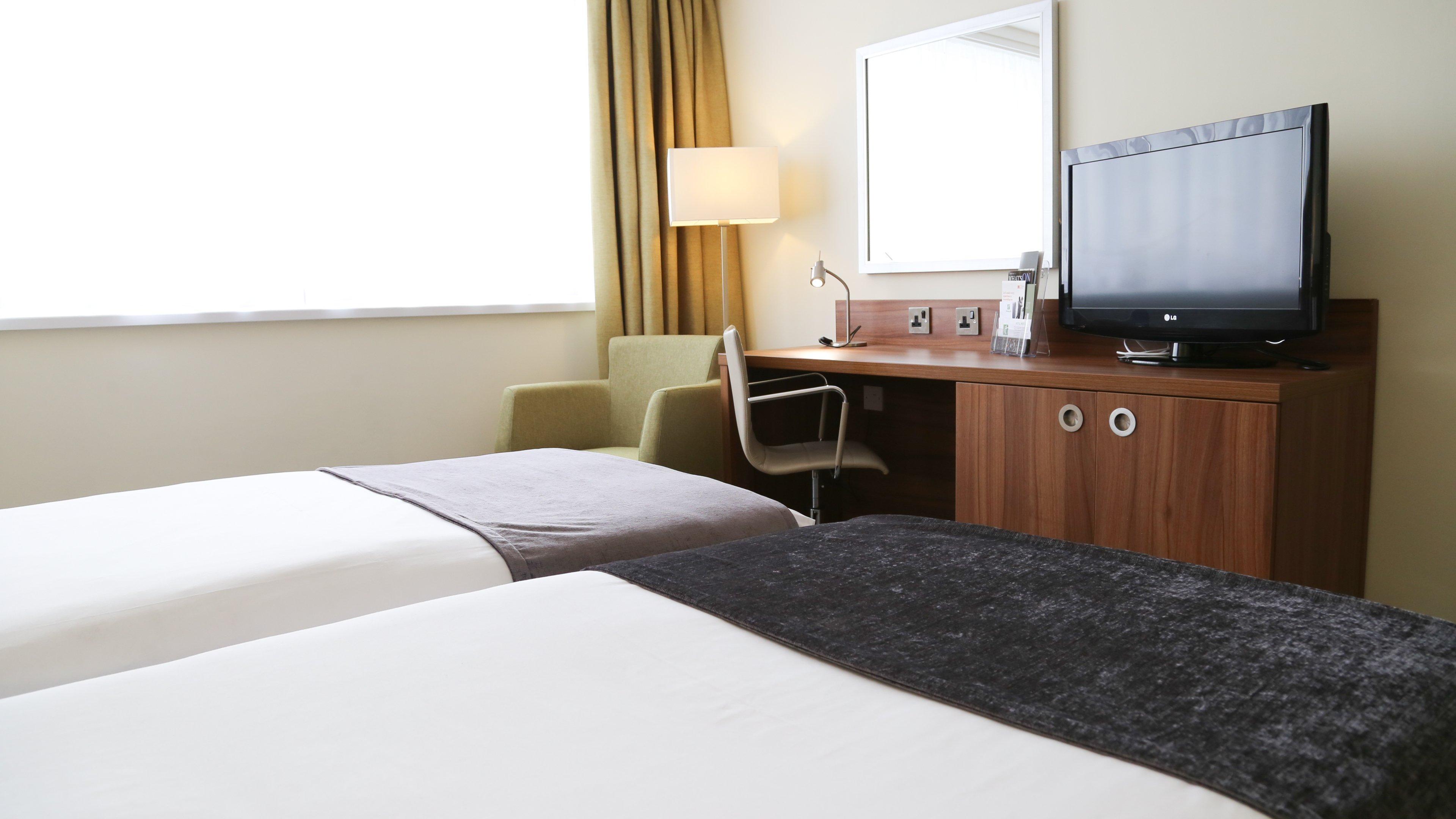 Holiday Inn Runcorn M56 Junction 12 By Ihg Екстериор снимка