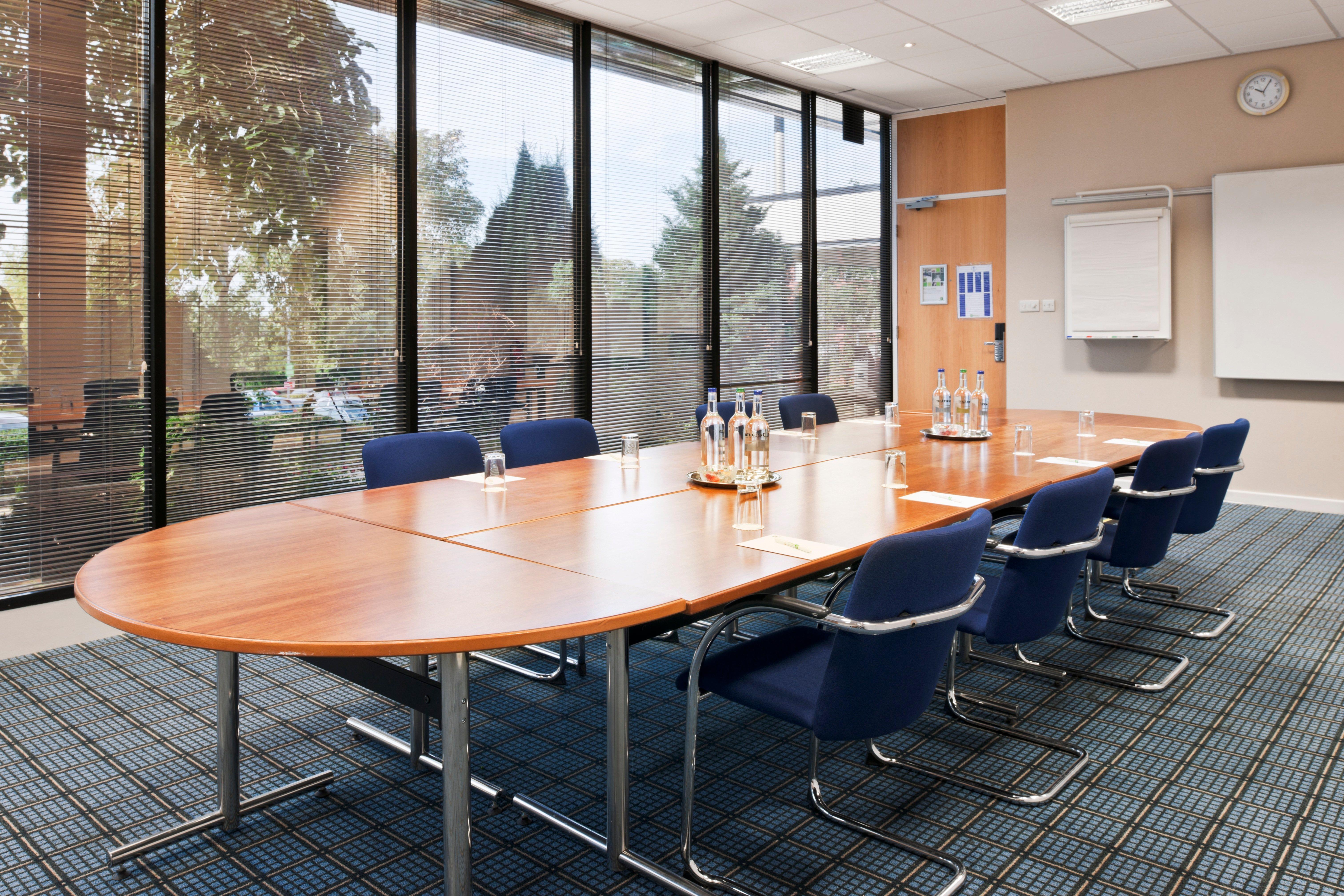 Holiday Inn Runcorn M56 Junction 12 By Ihg Екстериор снимка