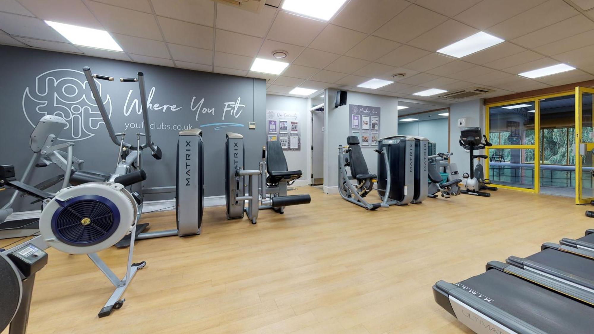Holiday Inn Runcorn M56 Junction 12 By Ihg Екстериор снимка