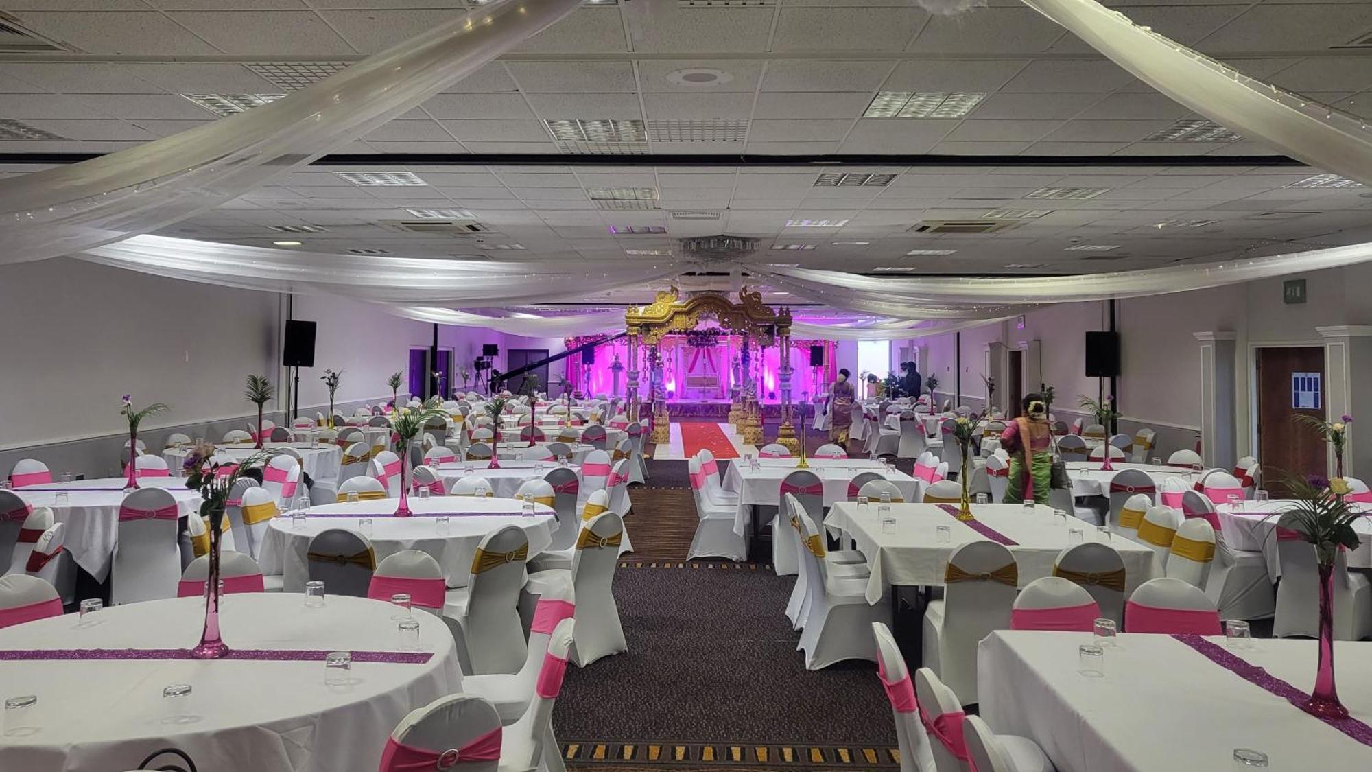 Holiday Inn Runcorn M56 Junction 12 By Ihg Екстериор снимка