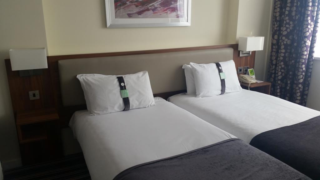 Holiday Inn Runcorn M56 Junction 12 By Ihg Стая снимка