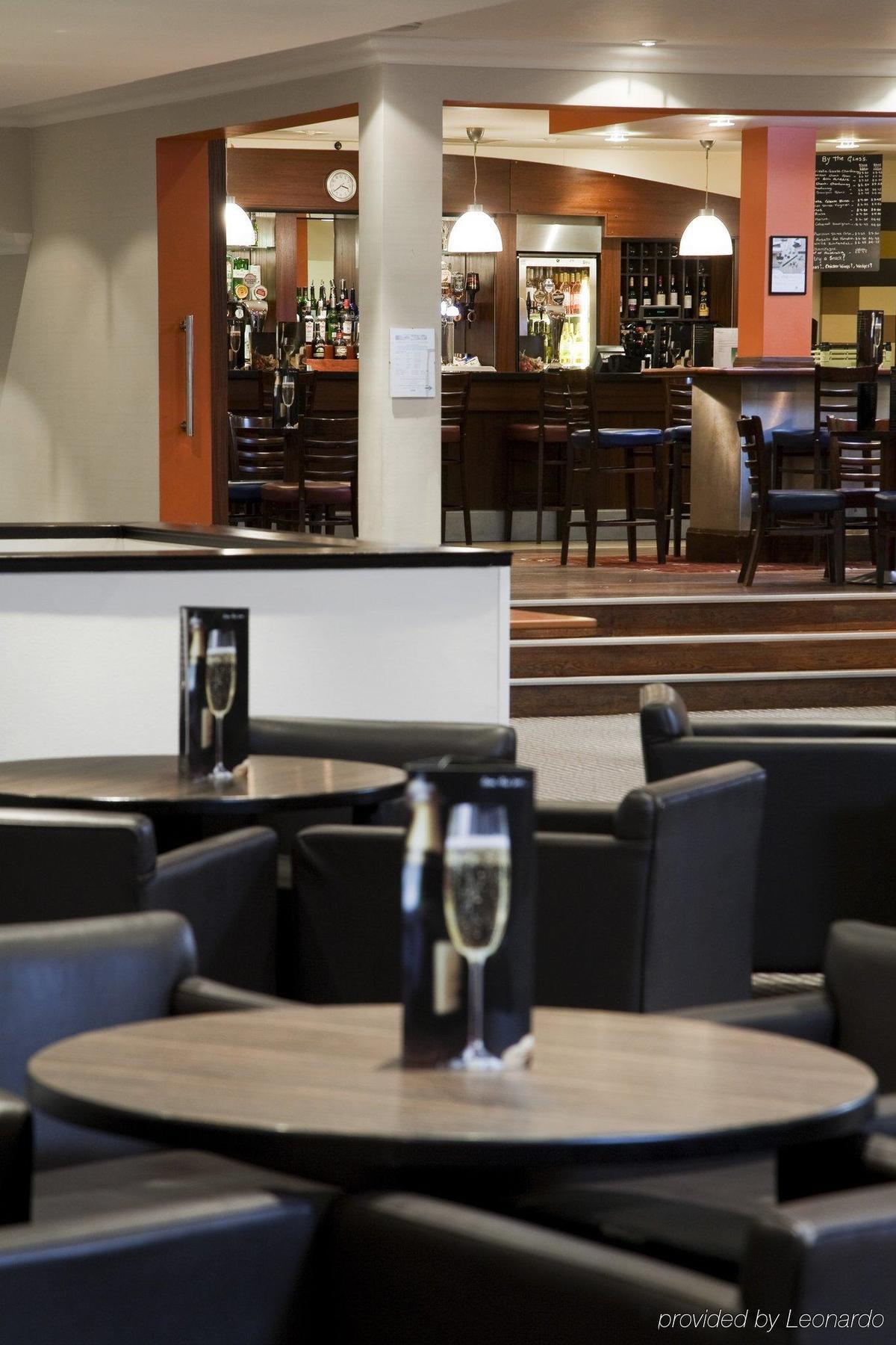 Holiday Inn Runcorn M56 Junction 12 By Ihg Екстериор снимка